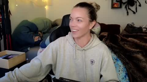 Mindy Mars online show from January 15, 2:35 pm