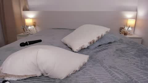 mini_rony online show from April 9, 4:12 pm