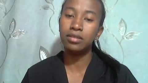 minouch211907 online show from April 7, 4:58 am