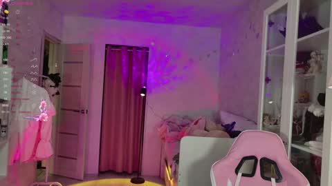 Mira online show from December 14, 9:53 pm