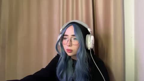 Snapshot of mira_light_ chatting on September 23, 2:26 pm mira_light_ online show from September 23, 2:26 pm