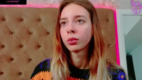 mira_lynxx online show from November 3, 5:00 am
