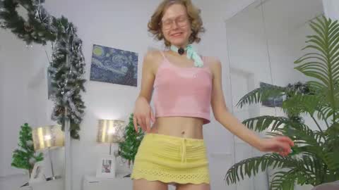 mira_marni online show from December 17, 11:25 am