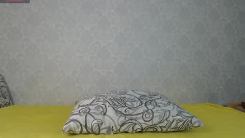 mira_one_ online show from January 22, 9:24 am