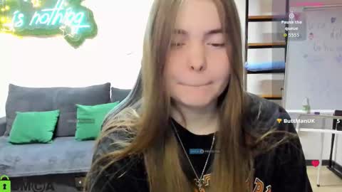 miraa_bloom online show from December 14, 2:34 pm