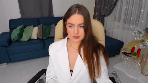 Emma online show from February 25, 4:25 pm