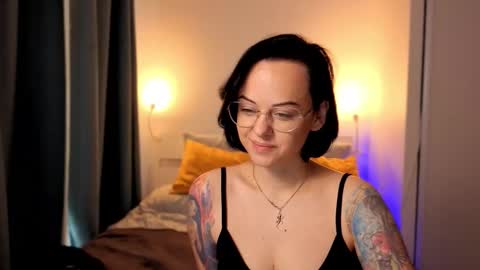 MiraSkyy online show from October 7, 2:54 pm