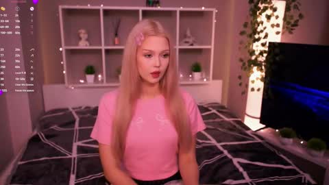 Elsa online show from November 13, 9:03 pm