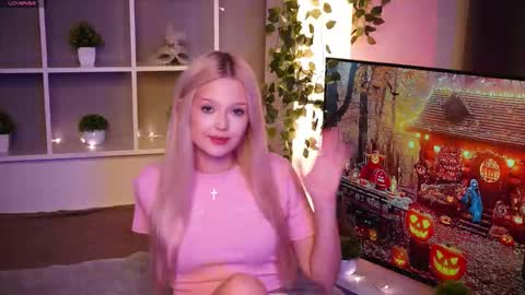 Elsa online show from October 31, 9:41 pm