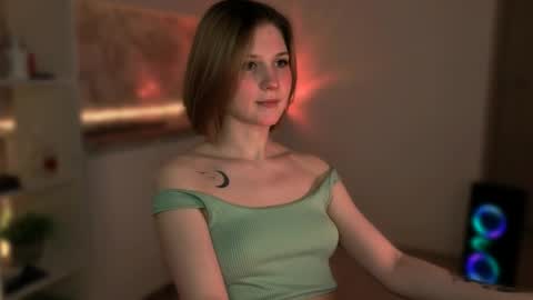 Mira online show from April 2, 8:39 pm