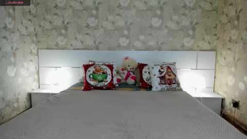 mishapallmer online show from December 15, 6:40 am