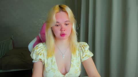 miss__selena online show from February 28, 7:13 pm