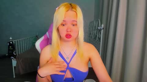 miss__selena online show from February 21, 9:59 pm