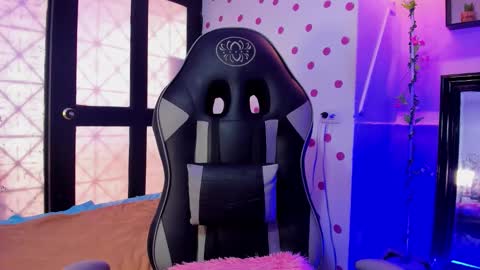 Akemi 3 online show from October 27, 2:45 pm