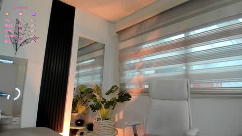 Catalina online show from October 27, 11:50 am