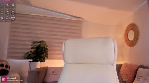 CANDELA CASTRO  online show from October 31, 1:04 pm