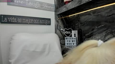 Snapshot of miss_danika chatting on January 22, 11:01 am Danika online show from January 22, 11:01 am