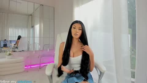 miss_diamond__ online show from October 21, 7:01 am