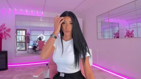 miss_diamond__ online show from April 1, 7:31 am