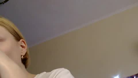 Snapshot of miss_elistia_ chatting on September 12, 2:02 pm Elis online show from September 12, 2:02 pm
