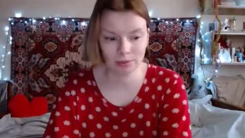 Snapshot of miss_elistia_ chatting on December 24, 12:44 pm Elis online show from December 24, 12:44 pm