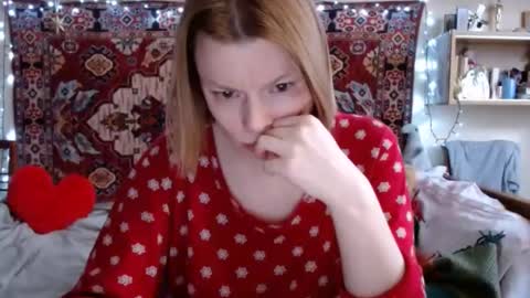 Snapshot of miss_elistia_ chatting on February 18, 12:06 pm Elis online show from February 18, 12:06 pm