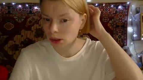 Snapshot of miss_elistia_ chatting on September 23, 11:19 am Elis online show from September 23, 11:19 am