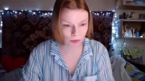Snapshot of miss_elistia_ chatting on January 27, 11:54 am Elis online show from January 27, 11:54 am