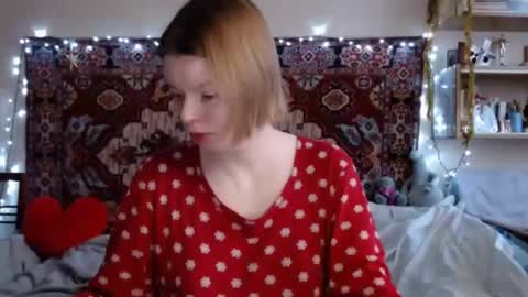 Snapshot of miss_elistia_ chatting on January 13, 12:02 pm Elis online show from January 13, 12:02 pm