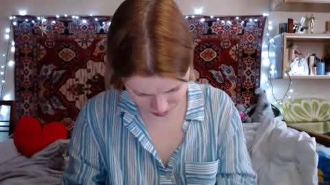 Snapshot of miss_elistia_ chatting on February 7, 12:06 pm Elis online show from February 7, 12:06 pm