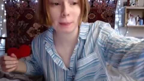 Snapshot of miss_elistia_ chatting on February 5, 12:06 pm Elis online show from February 5, 12:06 pm