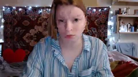 Snapshot of miss_elistia_ chatting on February 14, 12:14 pm Elis online show from February 14, 12:14 pm