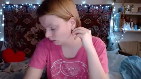 Snapshot of miss_elistia_ chatting on December 13, 1:22 pm Elis online show from December 13, 1:22 pm