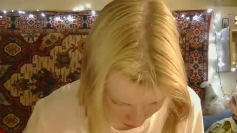 Snapshot of miss_elistia_ chatting on September 25, 12:15 pm Elis online show from September 25, 12:15 pm