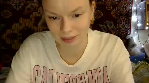 Snapshot of miss_elistia_ chatting on September 10, 1:44 pm Elis online show from September 10, 1:44 pm