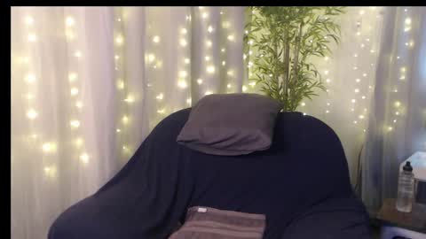 Miss EVA  Email misseva123xxx online show from April 5, 4:44 am