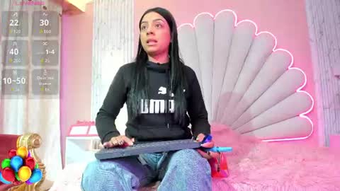 miss_evans_ online show from July 14, 1:16 pm