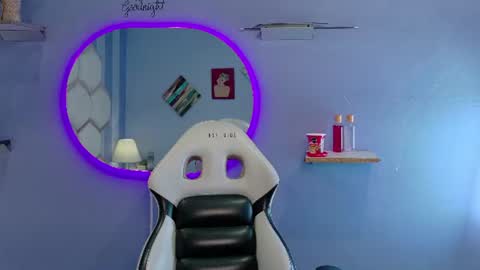 miss_evans_ online show from June 23, 9:13 pm