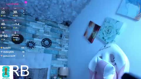 miss_evans_ online show from July 8, 7:32 am