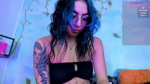 miss_evans_ online show from April 29, 2:37 am