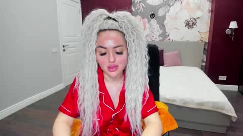 miss_kiten online show from November 10, 9:21 pm