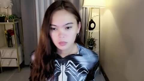 miss_kyrstyn online show from May 11, 4:48 pm