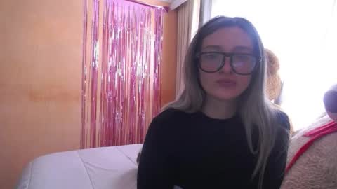 lilieth  online show from January 8, 5:50 pm