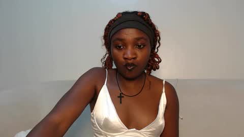 Snapshot of miss_lofti chatting on October 30, 11:00 am Lofti online show from October 30, 11:00 am