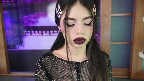 Snapshot of miss_lucyla chatting on December 17, 11:06 am miss_lucyla online show from December 17, 11:06 am