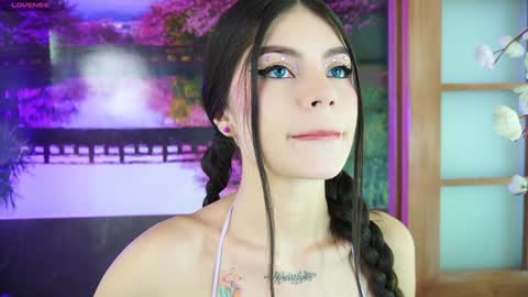 Snapshot of miss_lucyla chatting on December 12, 10:56 am miss_lucyla online show from December 12, 10:56 am