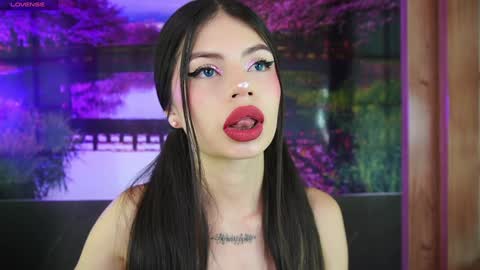 Snapshot of miss_lucyla chatting on January 31, 2:48 am miss_lucyla online show from January 31, 2:48 am
