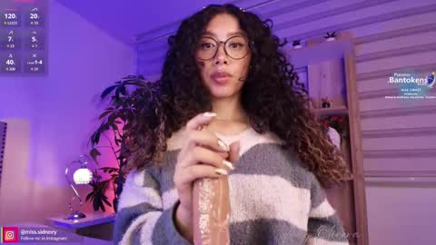 Amy Olivera online show from October 8, 1:26 pm