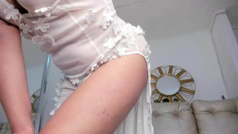 miss_sofyy online show from May 10, 6:10 pm