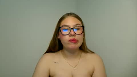 sophi 3 online show from June 11, 12:43 am